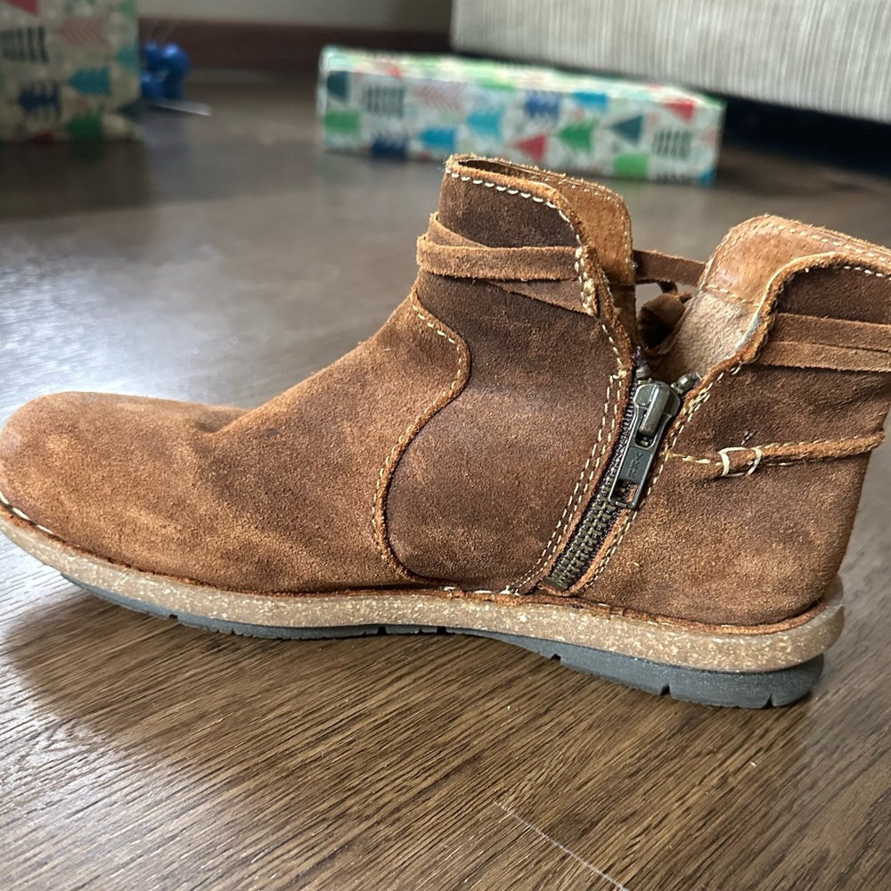 Born Brown Suede Ankle Boots – Size 7 - Picture 5 of 9